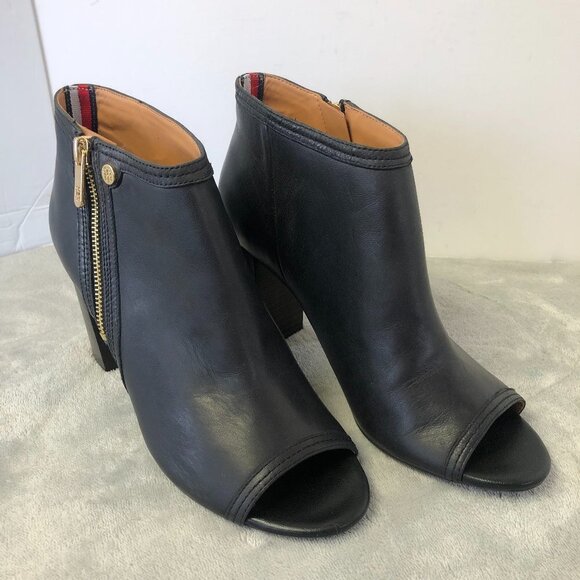 NWOT Tommy Hilfiger Peep Toe Black Leather Chunky Heel Ankle Booties Boots Sz 8 - Picture 1 of 15